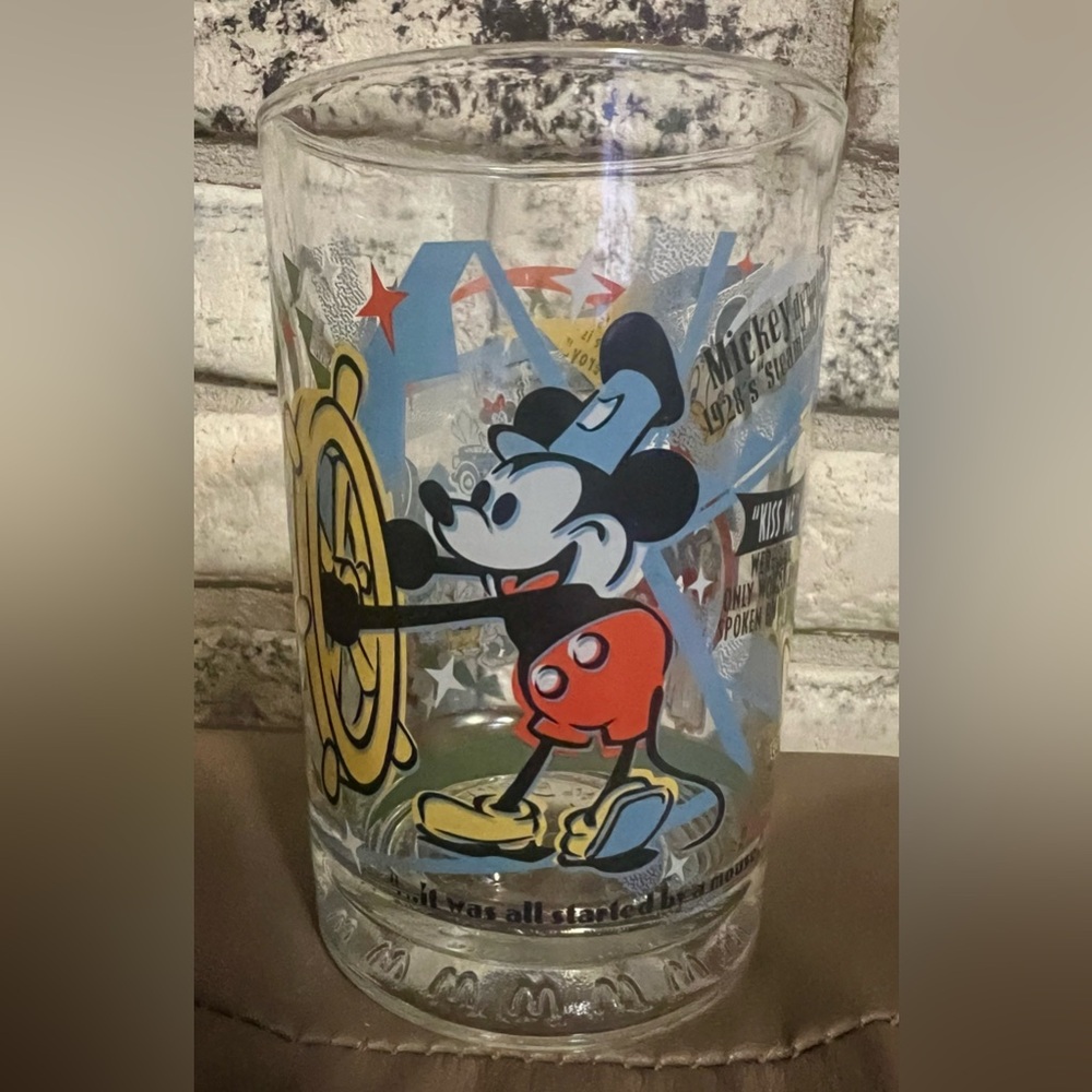 McDonald's Walt Disney World 100
Years Of Magic Glass Cup